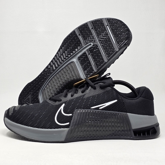 Nike Women's Metcon 9 Black Smoke Grey Sneakers Shoes Size 12 DZ2537-001 New - Picture 1 of 10